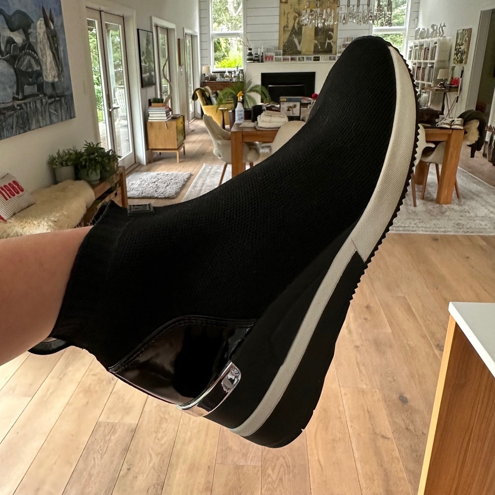 MICHAEL KORS 🖤Skyler Knit Bootie Wedge SNEAKER Black W8.5 StreetChic ATHLEISURE - Picture 7 of 11
